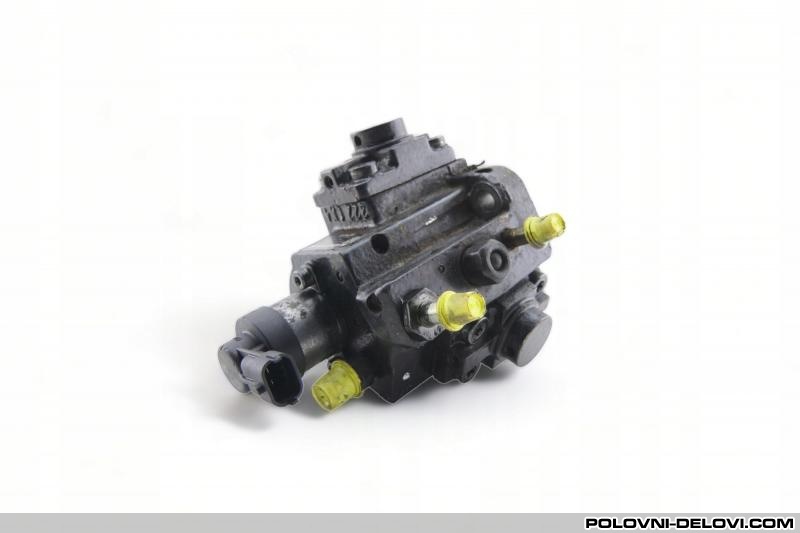 Opel  Corsa Pumpa Goriva Motor I Delovi Motora