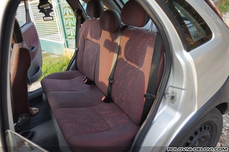 Opel  Corsa Sedista Enterijer