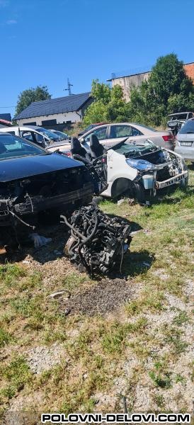 Opel  Insignia 2.0 Cdti 118kw Kompletan Auto U Delovima