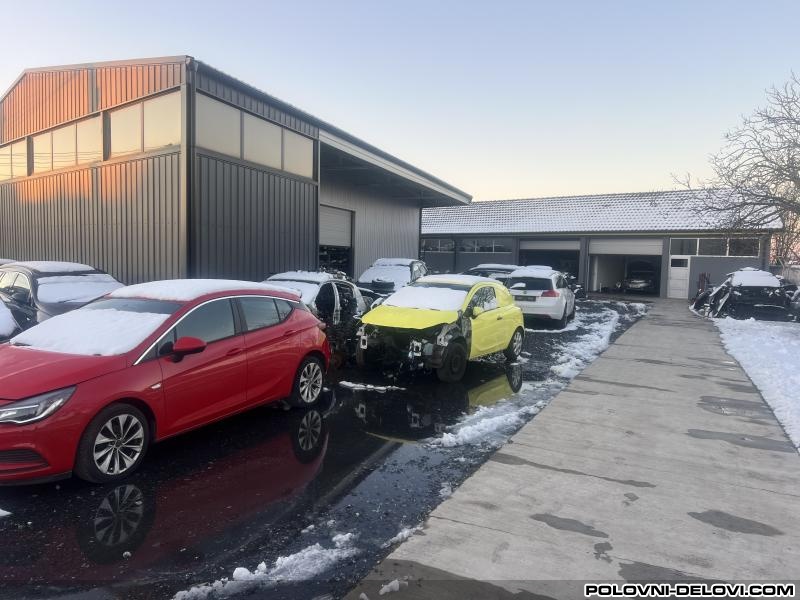 Opel  Insignia Cdti Kompletan Auto U Delovima