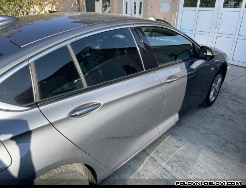 Opel  Insignia  Karoserija