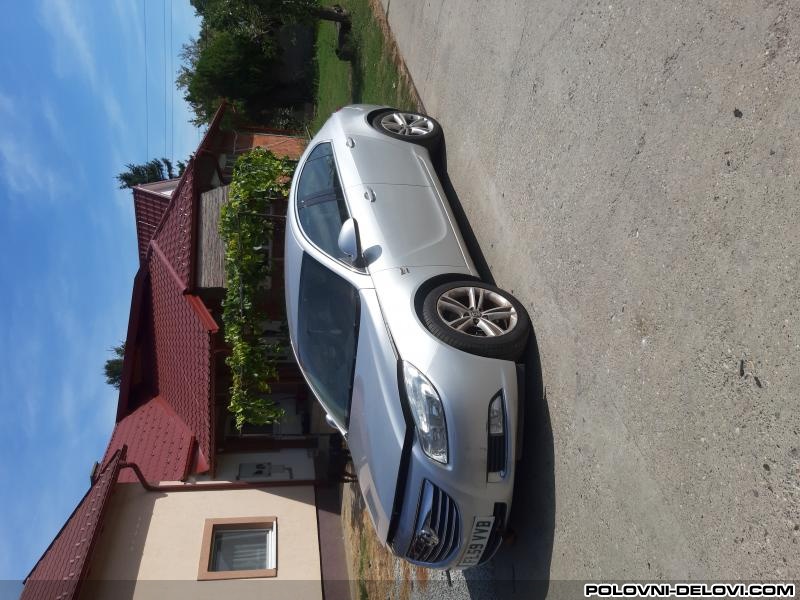 Opel  Insignia  Kompletan Auto U Delovima