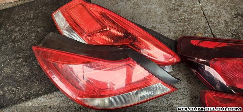Opel  Insignia  Svetla I Signalizacija