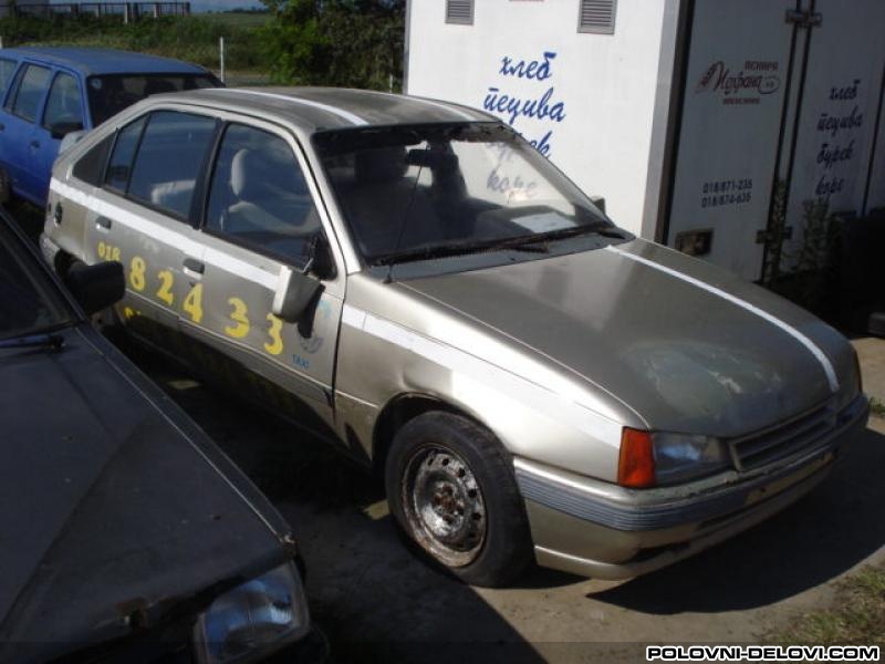 Opel  Kadett 1.4 BENZIN 1990 God. Kompletan Auto U Delovima