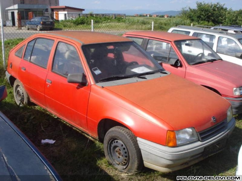 Opel  Kadett 1.6 Benzin 1990 God. Kompletan Auto U Delovima
