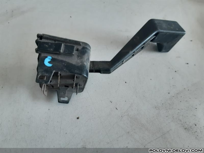 Opel  Kadett  Razni Delovi