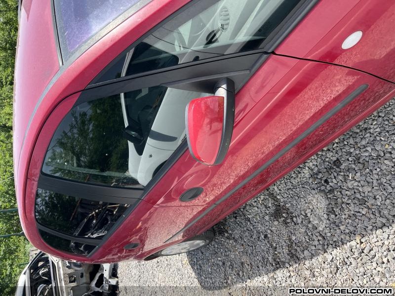 Opel  Meriva Y573 Prednja Desna  Karoserija