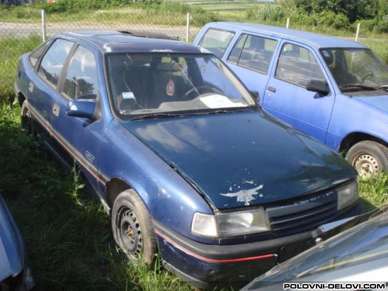 Opel  Vectra 1.6 Benzin 1990 God. Kompletan Auto U Delovima