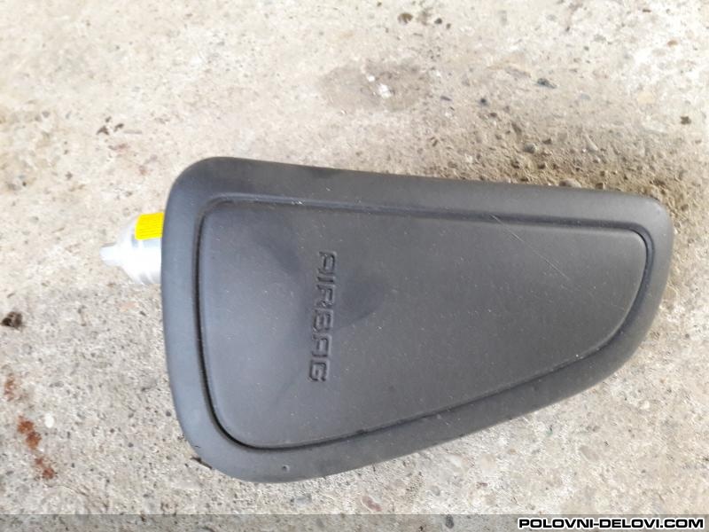 Opel  Vectra  Kompletan Auto U Delovima