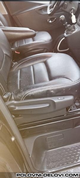 Opel Vivaro  Enterijer
