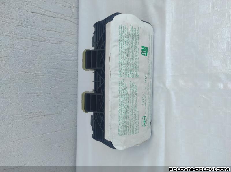 Opel  Zafira Desni Air-bag Razni Delovi
