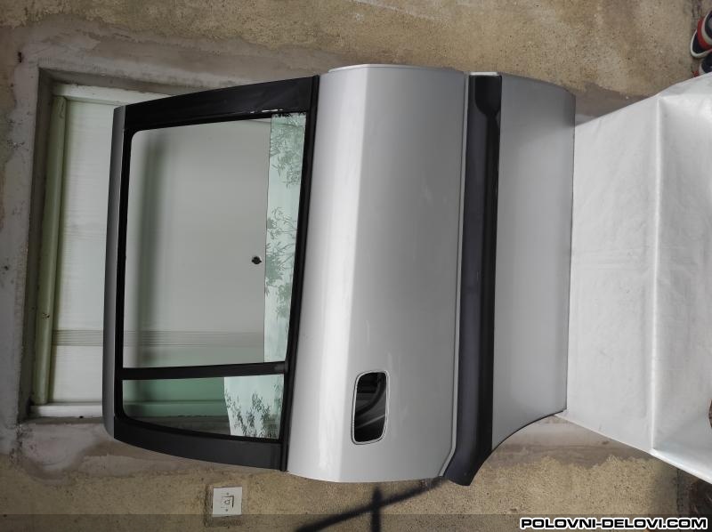 Opel  Zafira Zadnja Desna-Z157 Karoserija