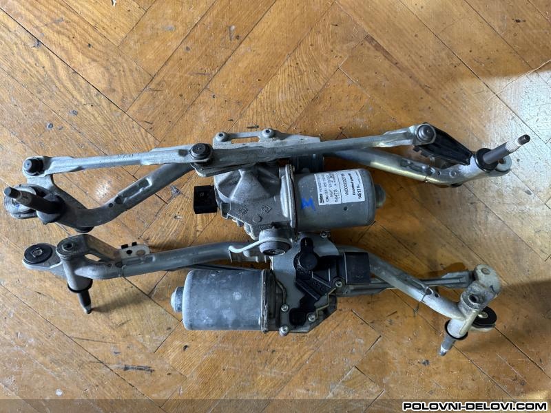 POLOVNI DELOVI Audi  A1  Motor Brisaca Prednji