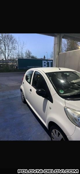 Peugeot  107 1.0 Kompletan Auto U Delovima