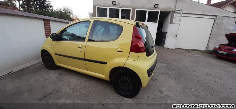 Peugeot  107 1.0b Kompletan Auto U Delovima