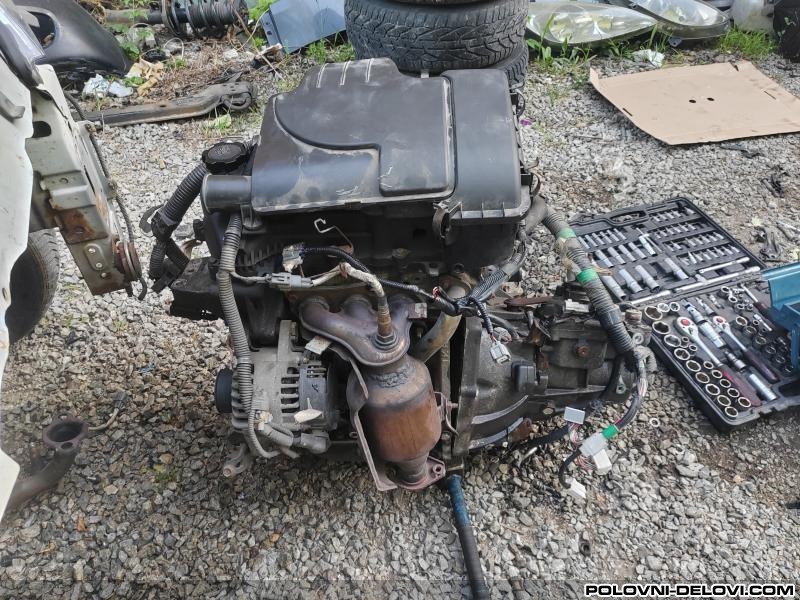 Peugeot  107 1.0b Kompletan Auto U Delovima