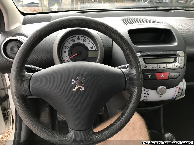 Peugeot  107 Volan  Enterijer