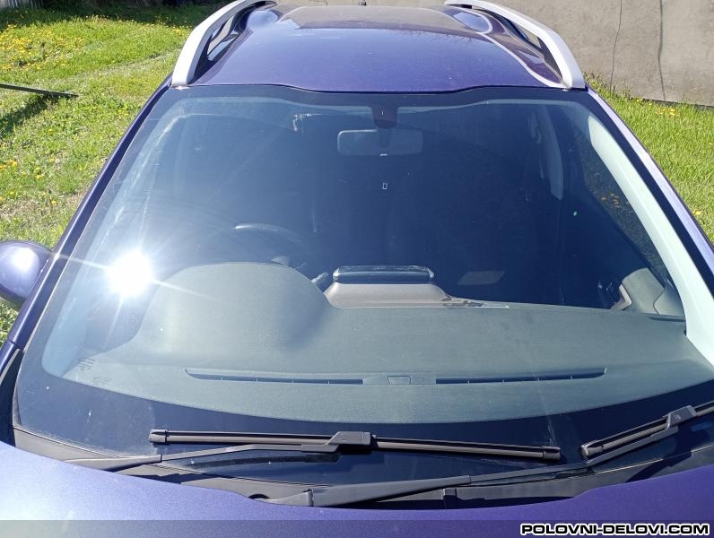 Peugeot  2008 1.6 E HDI Stakla