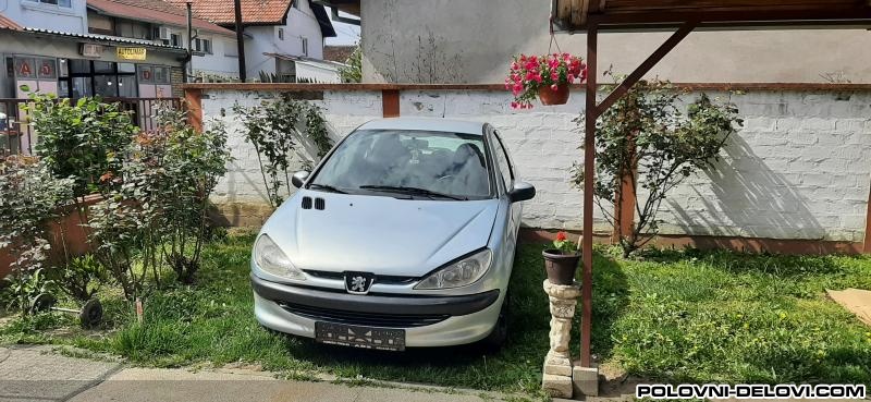 Peugeot  206 1.6 Kompletan Auto U Delovima
