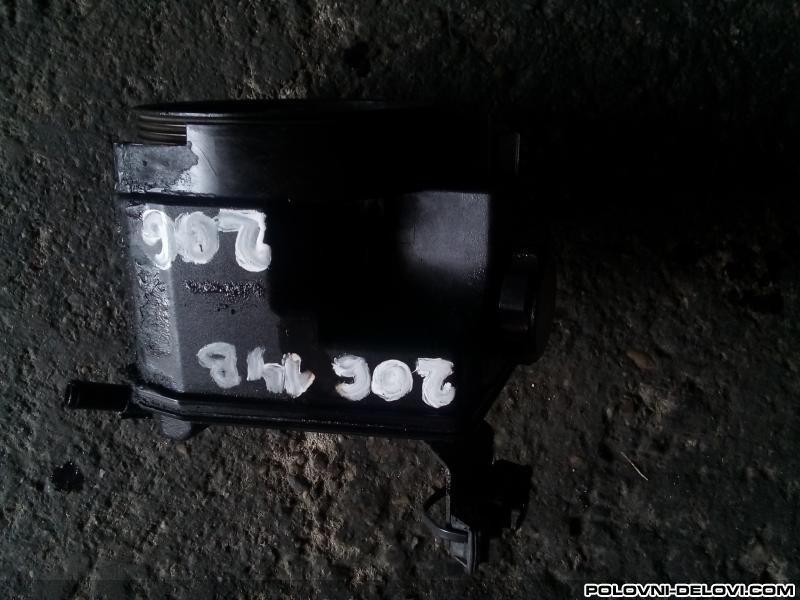 Peugeot  206 14 B Kompletan Auto U Delovima