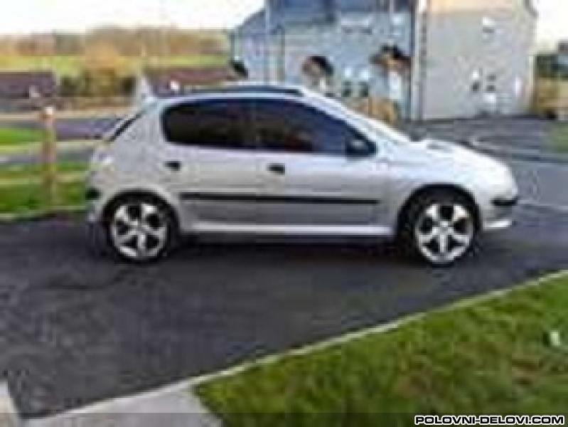 Peugeot  206 5VR 1 4 BENZIN Kompletan Auto U Delovima