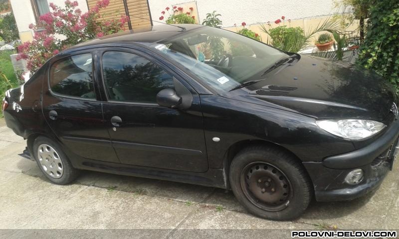 Peugeot  206 Crna Kompletan Auto U Delovima