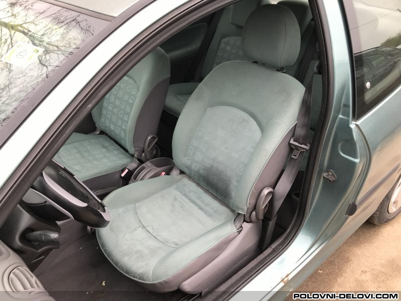 Peugeot  206  Enterijer