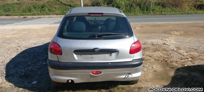Peugeot  206  Karoserija