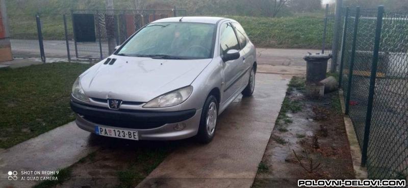 Peugeot  206  Kompletan Auto U Delovima