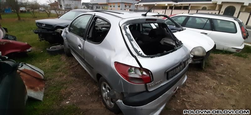 Peugeot  206  Kompletan Auto U Delovima