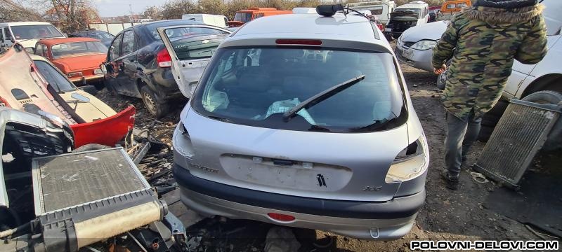 Peugeot  206 Polovni Delovi Kompletan Auto U Delovima