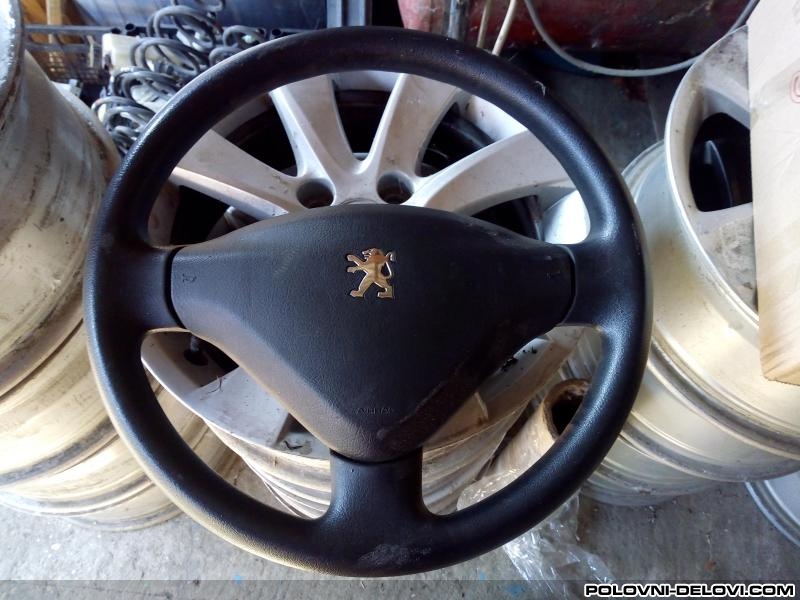 Peugeot  207 1.6hdi Enterijer