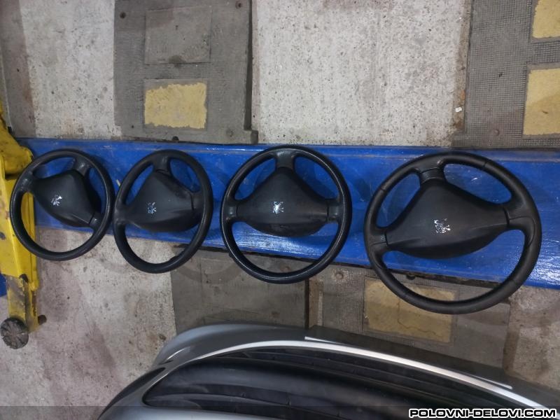 Peugeot  207  Enterijer