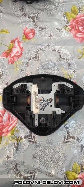 Peugeot  207  Enterijer