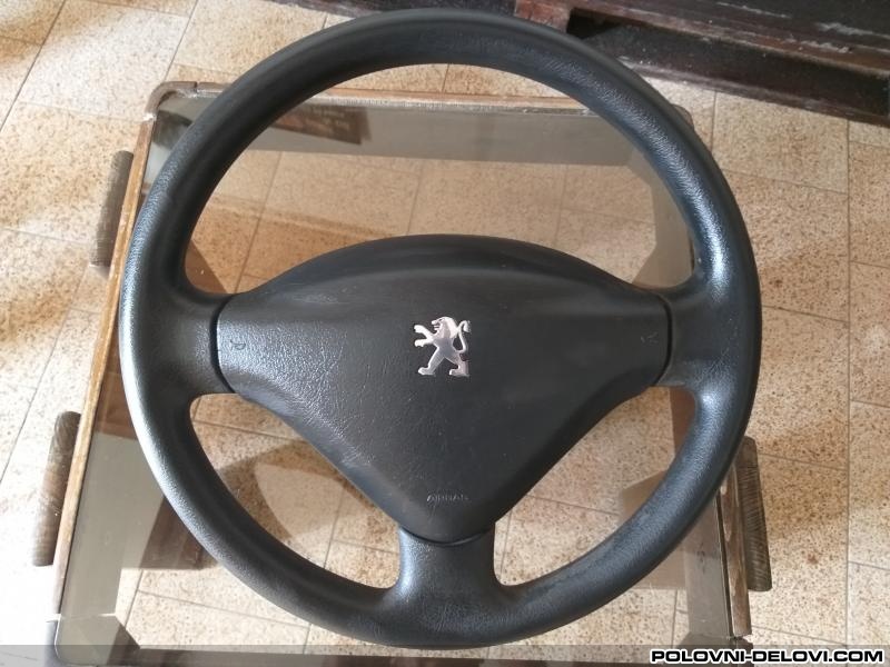 Peugeot  207  Enterijer