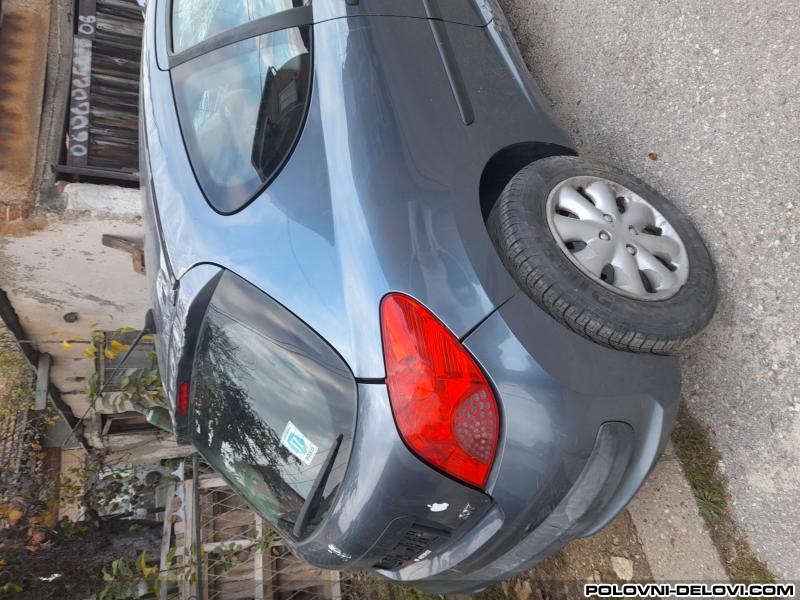 Peugeot  207  Enterijer