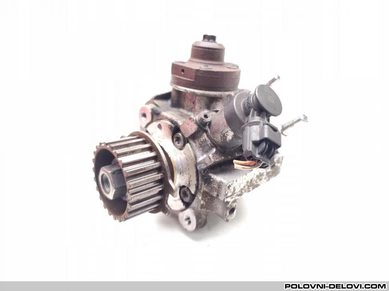 Peugeot  207 Pumpa Goriva  Motor I Delovi Motora