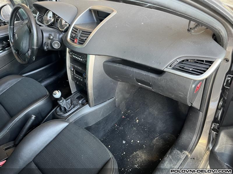 Peugeot  207 Rucica Menjaca  Enterijer