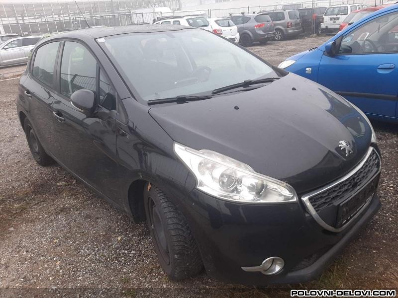 Peugeot  208 1.2b Kompletan Auto U Delovima