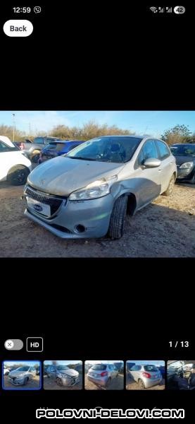 Peugeot  208 1.2b Kompletan Auto U Delovima