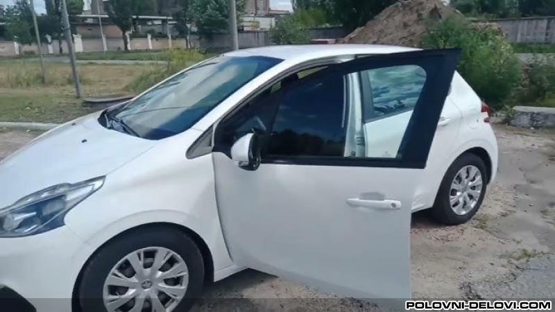 Peugeot  208 3008 208 108 308 Kompletan Auto U Delovima