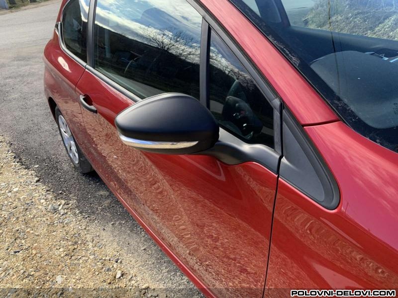 Peugeot  208 Desni Retrovizor Karoserija