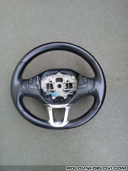 Peugeot  208  Enterijer