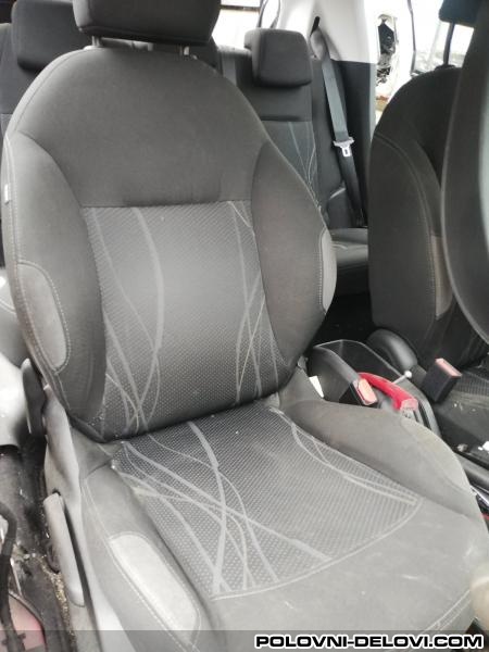 Peugeot  208  Enterijer