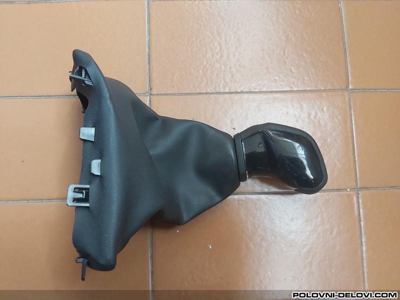 Peugeot  208  Enterijer