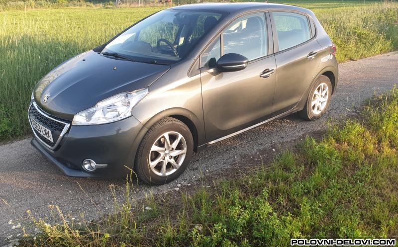 Peugeot  208  Kompletan Auto U Delovima