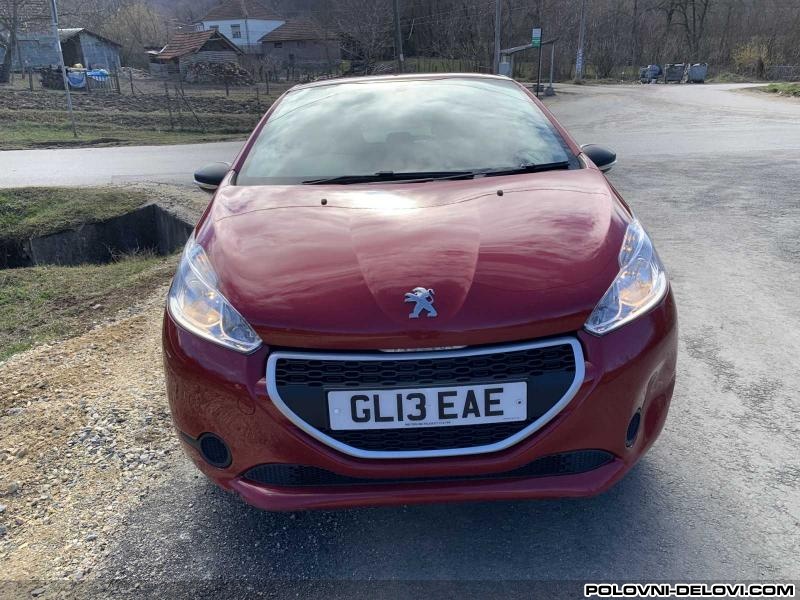 Peugeot  208 Maglenke Svetla I Signalizacija