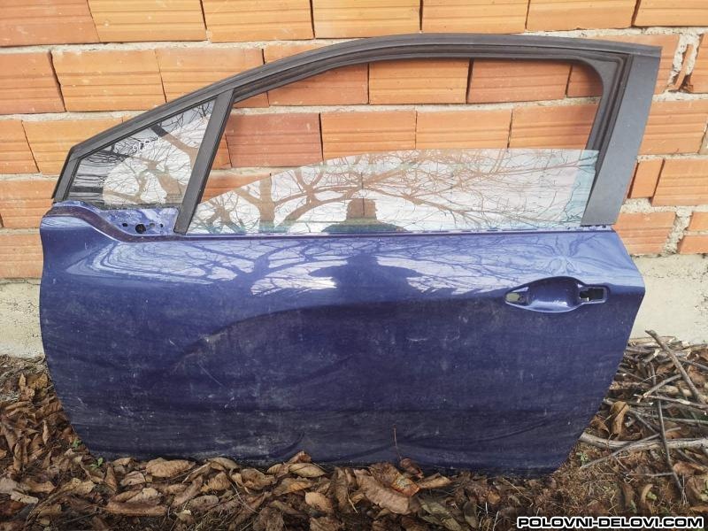 Peugeot  208 PREDNJA VRATA  Kompletan Auto U Delovima