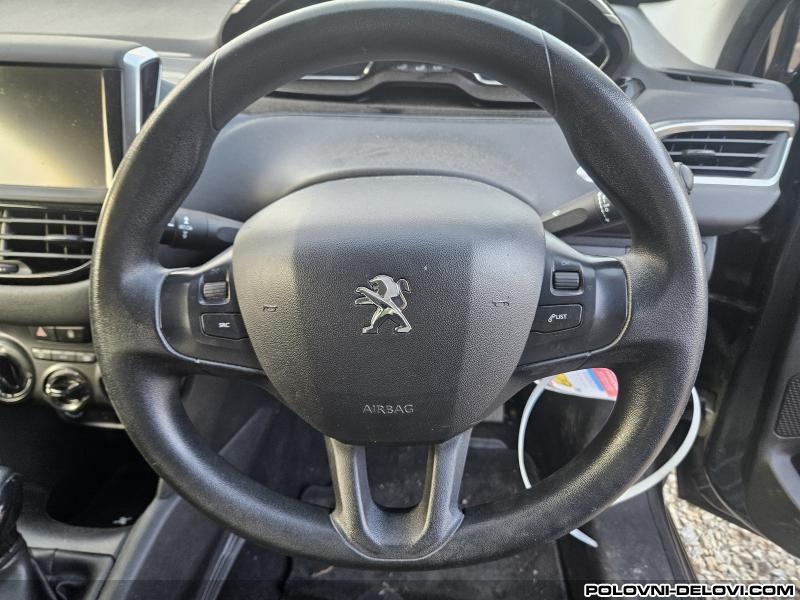 Peugeot  208  Trap I Vesanje