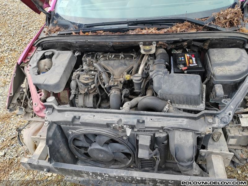 Peugeot  307 2.0 Hdi 100 Kw Kompletan Auto U Delovima